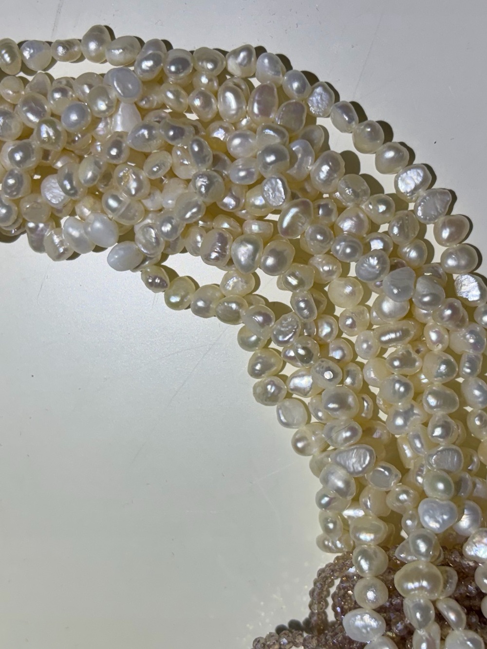 Multi-Strand Twisted Freeform Pearl & Glass Beaded Statement Choker Necklace. - Picture 5 of 7